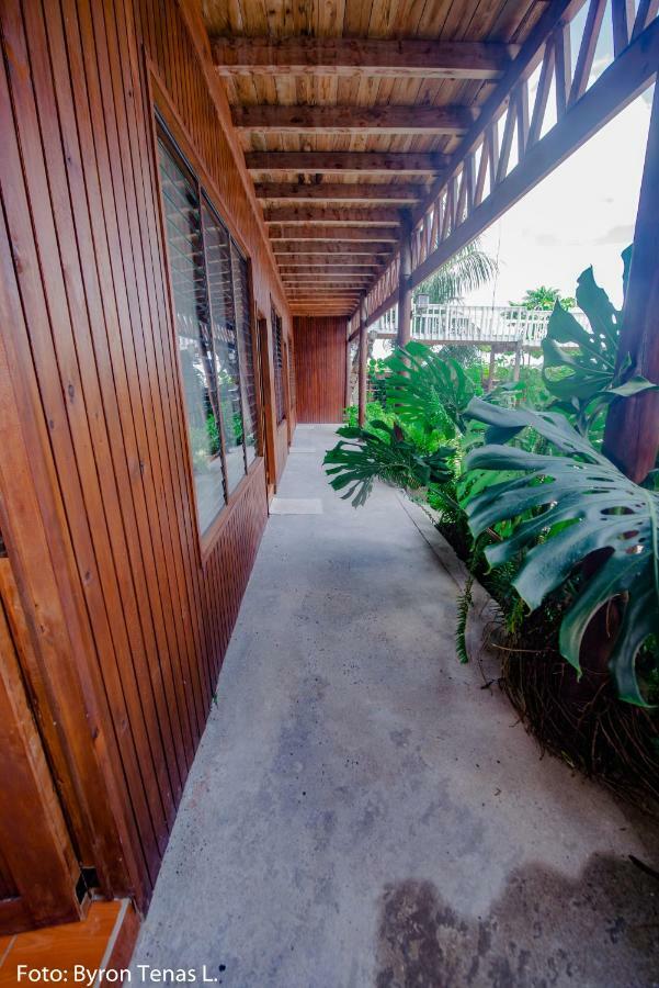 Hotel Linda Vista Rio Dulce Town Zewnętrze zdjęcie